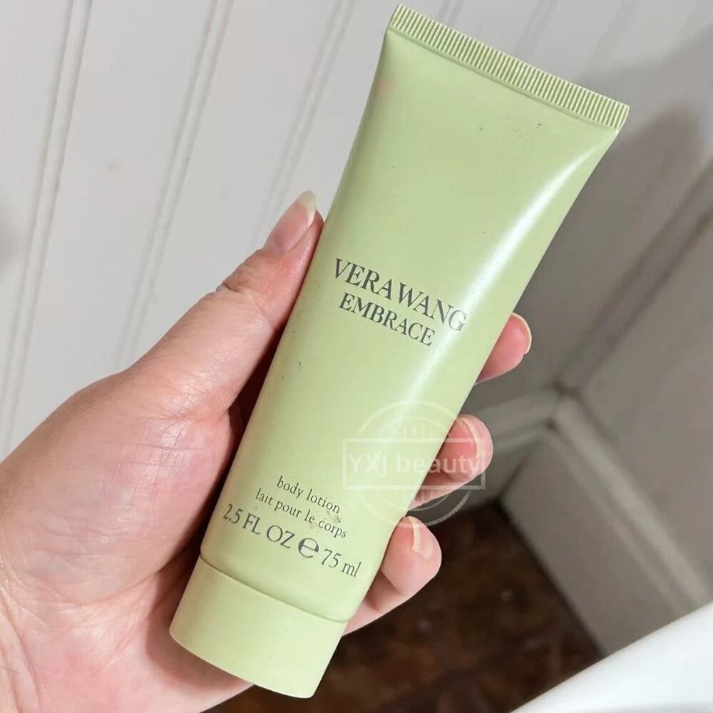 New Vera Wang Embrace Body Lotion 75 ml/2.5 oz (sold)